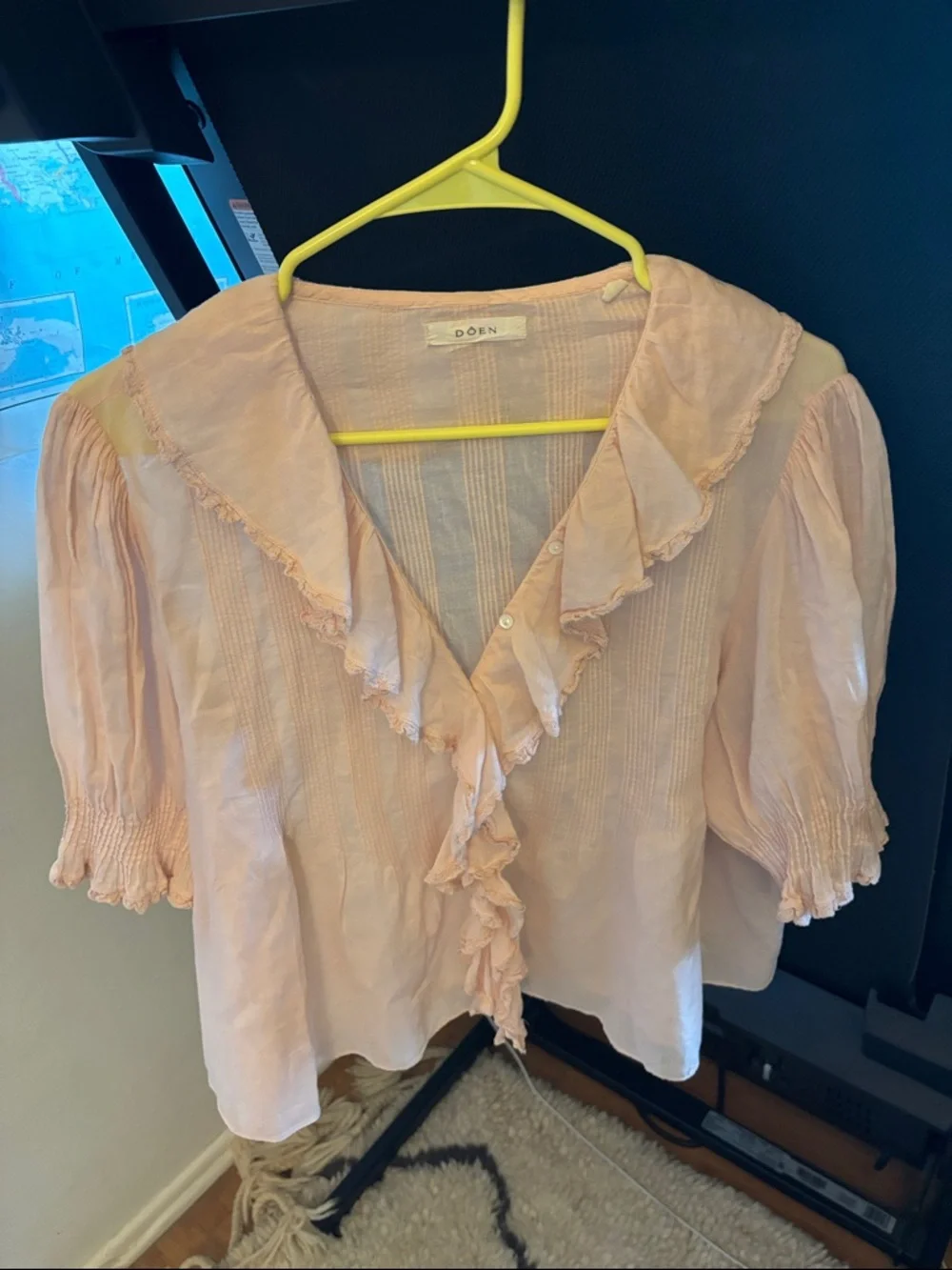 Doen Pale Pink Ruffled V-Neck Blouse - Picture 4 of 16